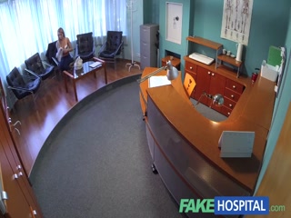 Fakehospital - Horny patient bitch gets digging her bad pussy